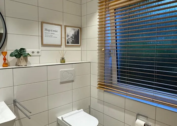 Lejlighed Stilvolle Mit 2 Schlafzimmern *